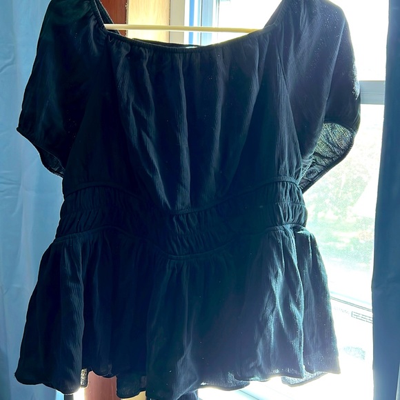 Top with ties in the back - Picture 1 of 3